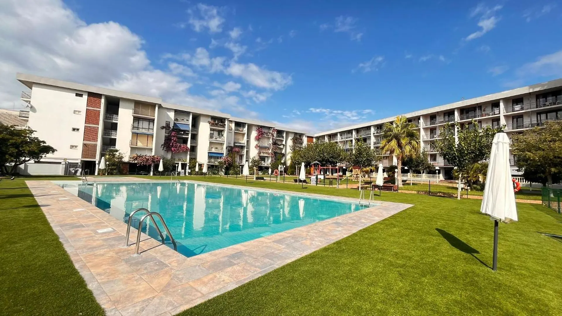 Apartamento En Cambrils contacts
